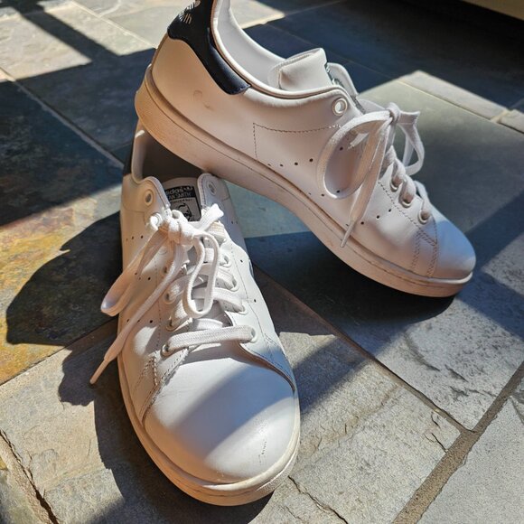 Adidas Stan Smith shoes with Navy accent - Picture 2 of 4